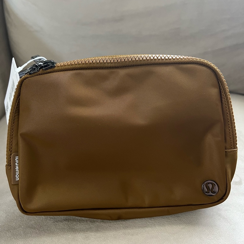Lululemon Everywhere Belt Bag LARGE 1L size, burnt caramel